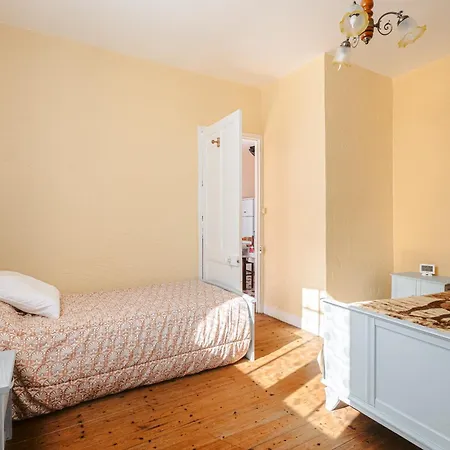 Holiday home Maison Tranquille Pres Foret Et