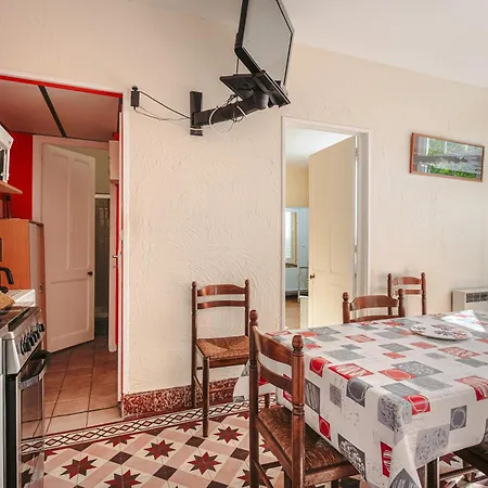 Holiday home Maison Tranquille Pres Foret Et *